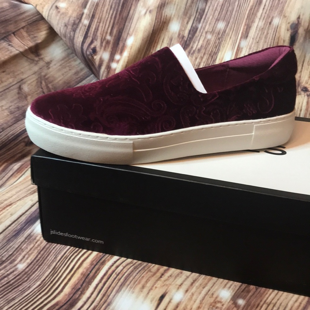 BEAUTIFUL VELVET SLIP ONS! Leather cushion NWT - Picture 3 of 3